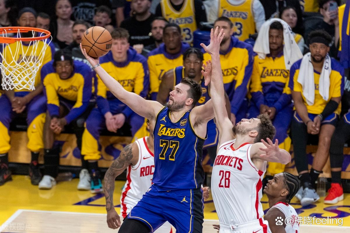 开云-今晚体能课后，洛杉矶湖人战术微调备战NBA常规赛，引发热议，赛季目标并未改变的简单介绍